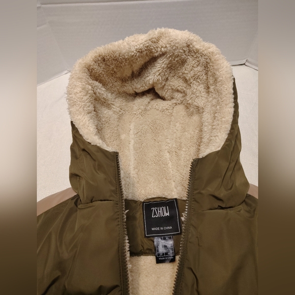 Zshow Hooded Puffer Vest Lined Fleece, Women - XL - Picture 8 of 11